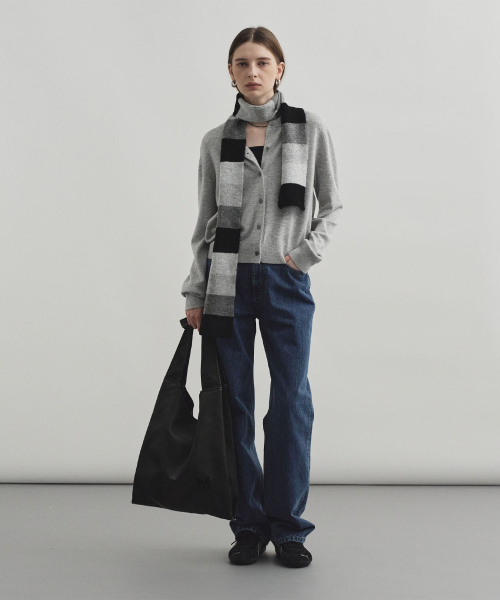 MONGDOL（モンドル）の「ストレートデニムパンツディープブルーMDPT056DBLUE（デニムパンツ・レディース・その他・SMALL/MEDIUM/LARGE）」の7枚目の写真