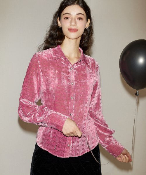 SALON DE YOHN(サロンドヨーン)の「Balloon Sleeve Velvet Blouse_ Pink(シャツ/ブラウス・レディース・その他・MEDIUM/SMALL)」の3枚目の写真