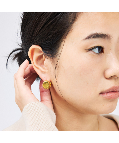 Rouge vif(ルージュヴィフ)の「【MC STUDIO/エムシースタジオ】キューブボリュームピアス(ピアス(両耳用)・レディース・ゴールド・フリー)」の2枚目の写真