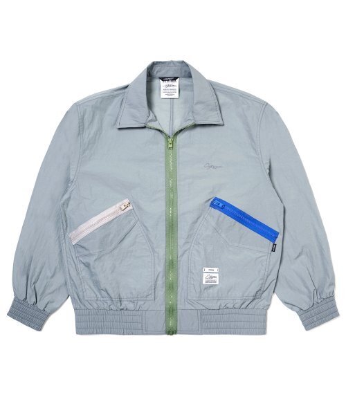 STIGMA(スティグマ)の「23 STITCHED WINDBREAKER GREY(ナイロンジャケット・メンズ・その他・LARGE/MEDIUM/X-LARGE)」の1枚目の写真