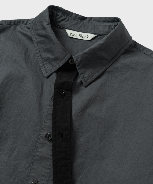 NONBLANK(ノンブランク)の「コットンドリルLSシャツ_ダークグレー(シャツ/ブラウス・メンズ・チャコール・MEDIUM/LARGE/X-LARGE)」の4枚目の写真