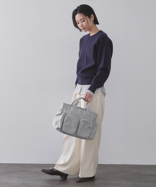 OPAQUE.CLIP（オペークドットクリップ）の「フロントWポケット3層デザインミドルトートバッグ【2WAY／マルチポケット】（トートバッグ・レディース・ベージュ/グレー/ブラック・00）」の5枚目の写真