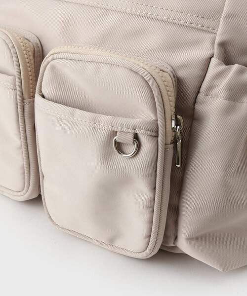 OPAQUE.CLIP（オペークドットクリップ）の「フロントWポケット3層デザインミドルトートバッグ【2WAY／マルチポケット】（トートバッグ・レディース・ベージュ/グレー/ブラック・00）」の21枚目の写真