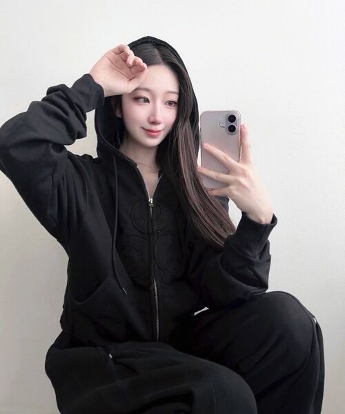 DAUSPICE(ディーオスピス)の「(DUC) Symbol Hoodie Zip-up Black(パーカー・レディース・ブラック・MEDIUM/LARGE)」の4枚目の写真