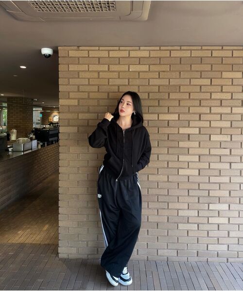DAUSPICE(ディーオスピス)の「(DUC) Symbol Hoodie Zip-up Black(パーカー・レディース・ブラック・MEDIUM/LARGE)」の5枚目の写真