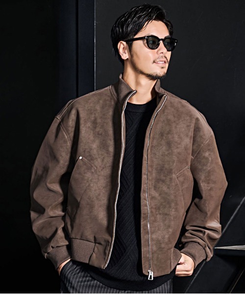CavariA（キャバリア）の「『CavariA/キャバリア』ポリエステルスウェードスタンドブルゾン（ブルゾン・メンズ・ブラック/ベージュ/ブラウン・M/L）」の3枚目の写真