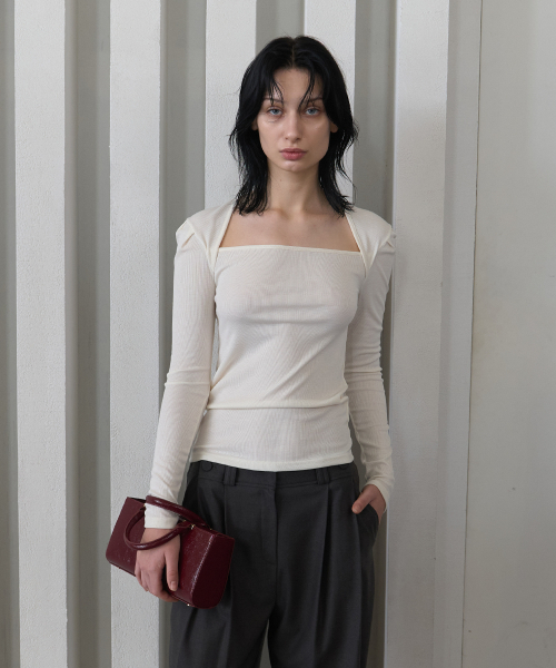 320SHOWROOM(320ショールーム)の「Square Neck Shoulder Pintuck Ribbed T-Shirt Ivory(Tシャツ/カットソー・レディース・アイボリー・FREE)」の2枚目の写真