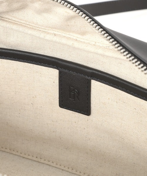 ETRE TOKYO（エトレトウキョウ）の「オープンポケットレザーボストン（ボストンバッグ・レディース・ブラウン/ブラック・FREE）」の20枚目の写真