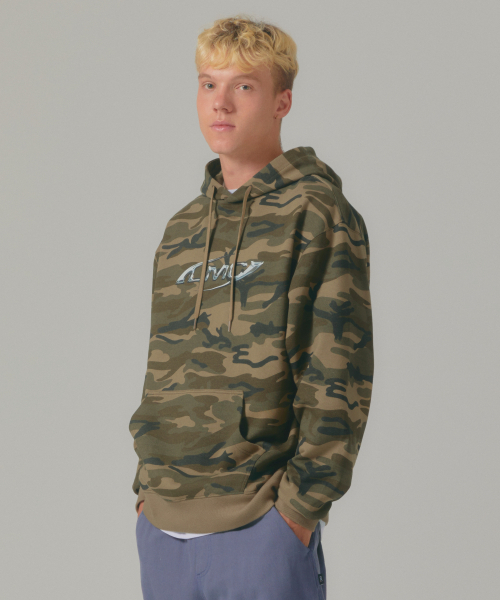 3D METALLIC LOGO HOODIE camo — худи с 3D‑металлическим логотипом, камуфляж