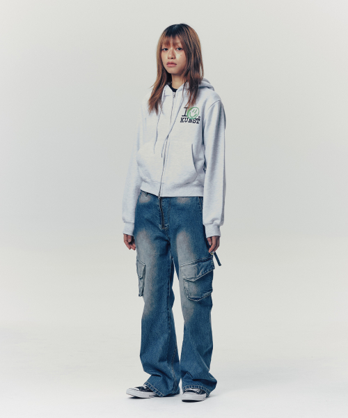 ISTKUNST(イストクンスト)の「I SMILEY KUNST CROP HOOD ZIP UP_LIGHT GREY(IK2FSMM483A)(パーカー・レディース・ライトグレー・M/S)」の10枚目の写真