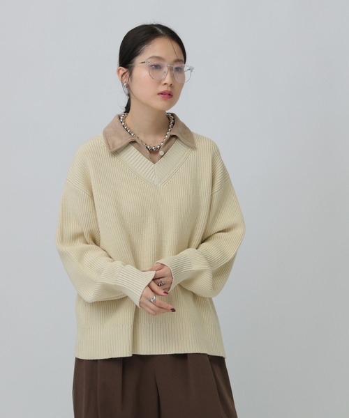 LEPSIM(レプシィム)の「5ゲージドッキングカラーVニット 642087(ニット/セーター・レディース・グレー/アイボリー/ブラック・FREE)」の2枚目の写真