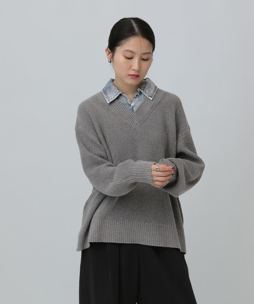 LEPSIM(レプシィム)の「5ゲージドッキングカラーVニット 642087(ニット/セーター・レディース・グレー/アイボリー/ブラック・FREE)」の18枚目の写真