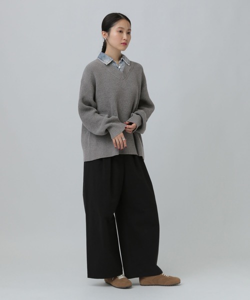 LEPSIM(レプシィム)の「5ゲージドッキングカラーVニット 642087(ニット/セーター・レディース・グレー/アイボリー/ブラック・FREE)」の21枚目の写真