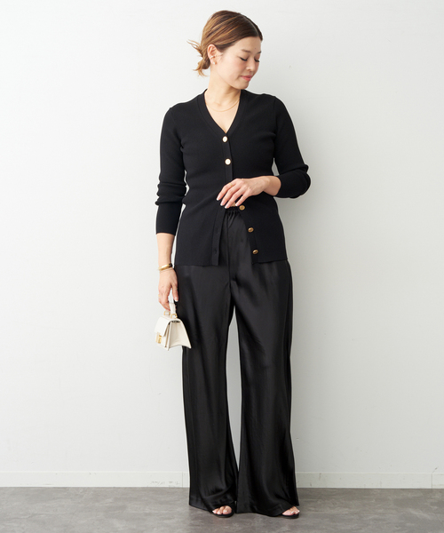 Deuxieme Classe(ドゥーズィエムクラス)の「GLOSSY SATIN イージーパンツ(スラックス・レディース・ブラック/ベージュ・34/36/38)」の11枚目の写真