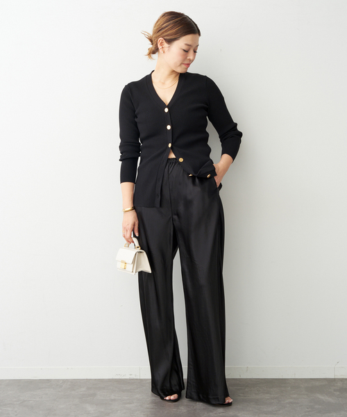 Deuxieme Classe(ドゥーズィエムクラス)の「GLOSSY SATIN イージーパンツ(スラックス・レディース・ブラック/ベージュ・34/36/38)」の18枚目の写真