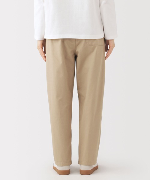 無印良品（ムジルシリョウヒン）の「婦人　洗いざらし　コットンイージーテーパードパンツ（その他パンツ・レディース・ブラック/アイボリー/イエロー・XL/L/M/S）」の18枚目の写真