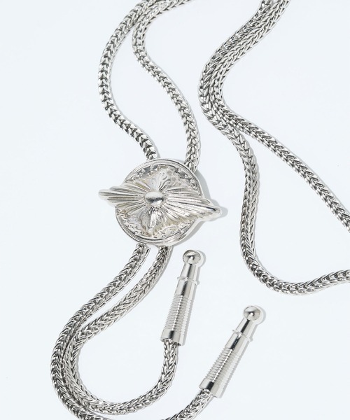 TOGA TOO/トーガトゥー】Metal concho loop tie/メタルコンチョ