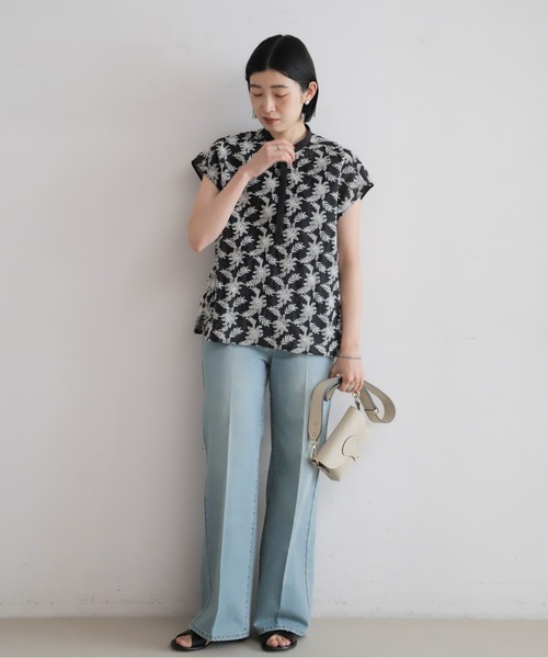 NOMBRE IMPAIR（ノンブルアンペール）の「【予約】モノトーンフラワー刺繍　フレンチブラウス（シャツ/ブラウス・レディース・ブラック・FREE）」の2枚目の写真