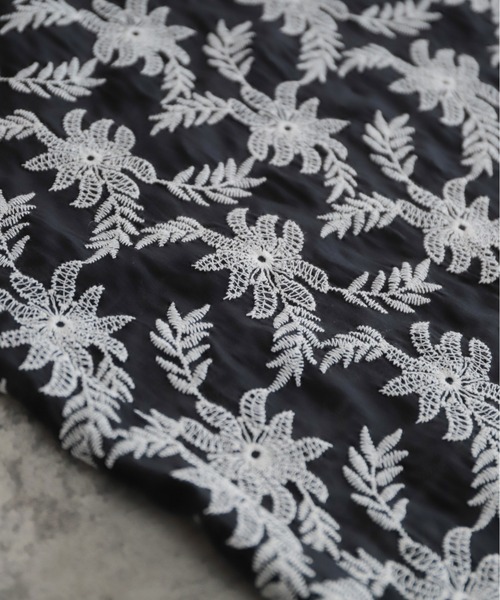 NOMBRE IMPAIR（ノンブルアンペール）の「【予約】モノトーンフラワー刺繍　フレンチブラウス（シャツ/ブラウス・レディース・ブラック・FREE）」の22枚目の写真