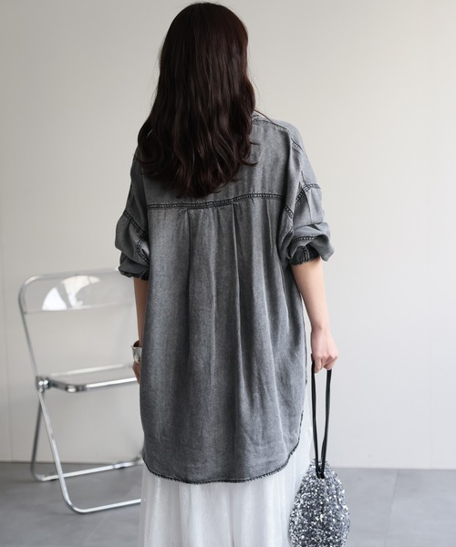 ap retro(アプレトロ)の「【接触冷感】とろみデニム 2WAYルーズオーバーシャツ / 落ち感・大人リラックス・冷房対策(シャツ/ブラウス・レディース・ブルー系その他/ブラック系その他・FREE)」の3枚目の写真