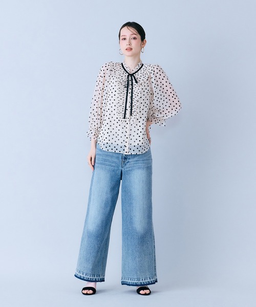 Audie a Muses(オーディアミューズ)の「シアープリーツフリルブラウス/ ドット(シャツ/ブラウス・レディース・ベージュ/ブラック・40/38/42)」の4枚目の写真
