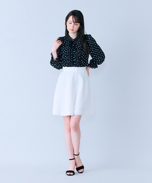 Audie a Muses(オーディアミューズ)の「シアープリーツフリルブラウス/ ドット(シャツ/ブラウス・レディース・ベージュ/ブラック・40/38/42)」の15枚目の写真