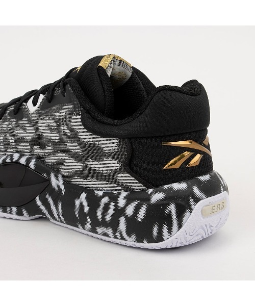 Reebok(リーボック)の「エンジン A 26 + SE / ENGINE A 26 + SE(スニーカー・メンズ・ブラック・31cm/30.0cm/29.0cm/28.5cm/28.0cm/27.5cm/27.0cm/26.5cm/26.0cm/25.5cm/25.0cm/24.0cm/24.5cm/23.5cm/23.0cm)」の7枚目の写真