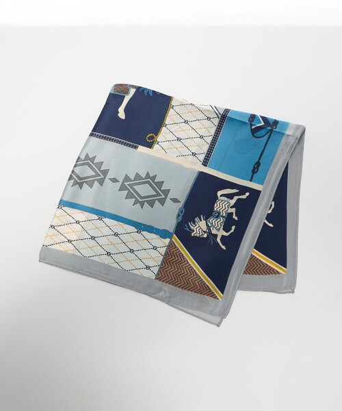 BEAUTY&YOUTH UNITED ARROWS（ビューティーアンドユースユナイテッドアローズ）の「シルク ホース スカーフ（バンダナ/スカーフ・レディース・コバルトブルー/ベージュ・FREE）」の2枚目の写真