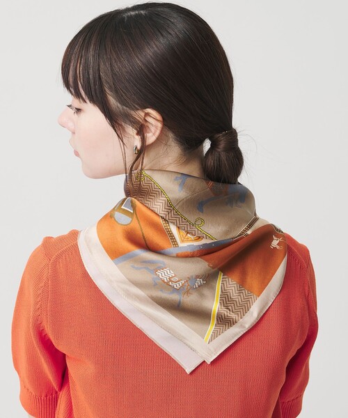 BEAUTY&YOUTH UNITED ARROWS（ビューティーアンドユースユナイテッドアローズ）の「シルク ホース スカーフ（バンダナ/スカーフ・レディース・コバルトブルー/ベージュ・FREE）」の4枚目の写真