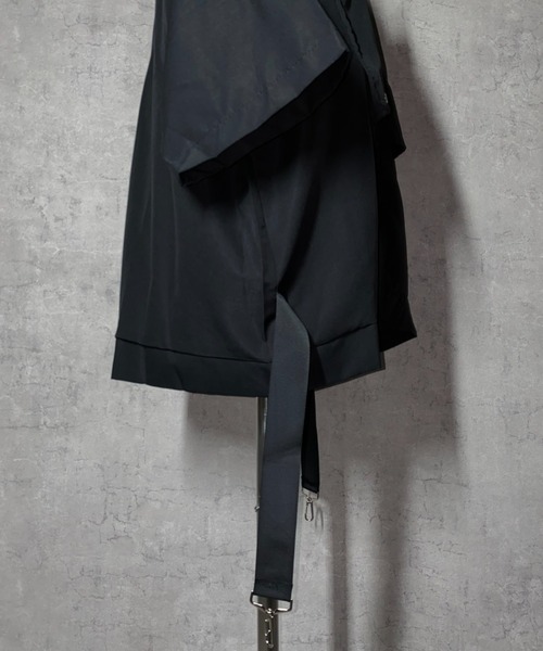 lilful(リルフル)の「【26年春夏新作】ジップデザインベルトギミック半袖シャツ(シャツ/ブラウス・メンズ・ホワイト/ブラック・L/M)」の8枚目の写真