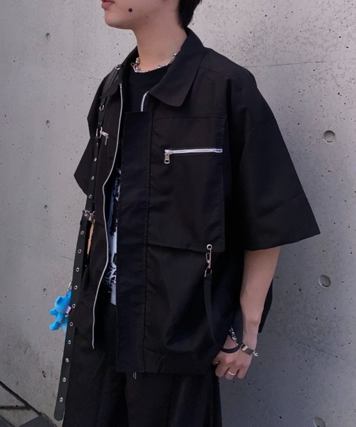 lilful(リルフル)の「【26年春夏新作】ジップデザインベルトギミック半袖シャツ(シャツ/ブラウス・メンズ・ホワイト/ブラック・L/M)」の17枚目の写真