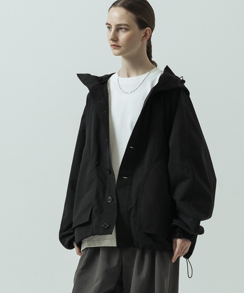 SLICK(スリック)の「【ZOZO限定】 SLICK/スリック Oversized Dolman Sleeve Hooded Jacket/オーバーサイズ ドルマンスリーブ フーデッドジャケット/オーバーサイズ(ポンチョ・メンズ・ブラック/カーキ・1/2)」の2枚目の写真