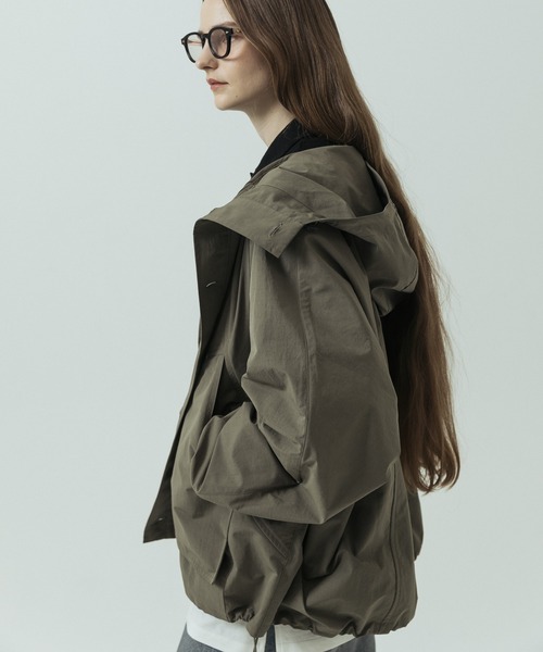 SLICK(スリック)の「【ZOZO限定】 SLICK/スリック Oversized Dolman Sleeve Hooded Jacket/オーバーサイズ ドルマンスリーブ フーデッドジャケット/オーバーサイズ(ポンチョ・メンズ・ブラック/カーキ・1/2)」の4枚目の写真