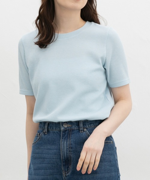 Honeys(ハニーズ)の「【UVカット】半袖ワッフルTシャツ(Tシャツ/カットソー・レディース・ネイビー/ホワイト×ブラック/ホワイト×ブルー/サックスブルー/オフホワイト/ホワイト×ピンク・L/LL/S/M)」の6枚目の写真
