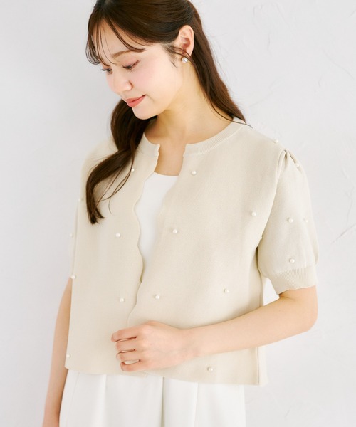 tocco closet（トッコ　クローゼット）の「【ZOZO限定】パール装飾スカラップ半袖カーディガン（カーディガン/ボレロ・レディース・ベージュ/ブラック/ピンク/オフホワイト/ブルー・M）」の4枚目の写真