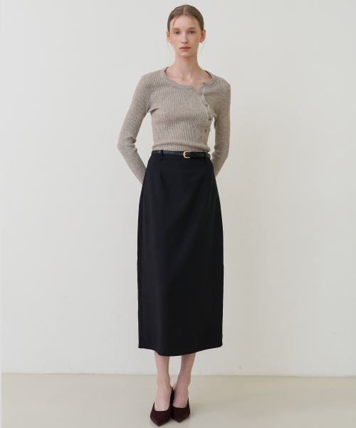 BIBYSEOB（バイバイソプ）の「バックスリットスカート ブラック [T61]（スカート・レディース・ブラック・SMALL/MEDIUM）」の3枚目の写真