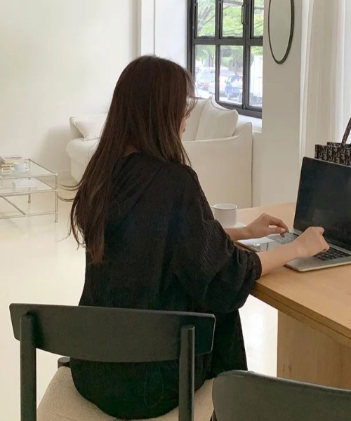 FAVORITO(ファヴォリート)の「フード付きトップスワイドパンツセットアップ(セットアップ・レディース・ブラック/ベージュ・F)」の5枚目の写真