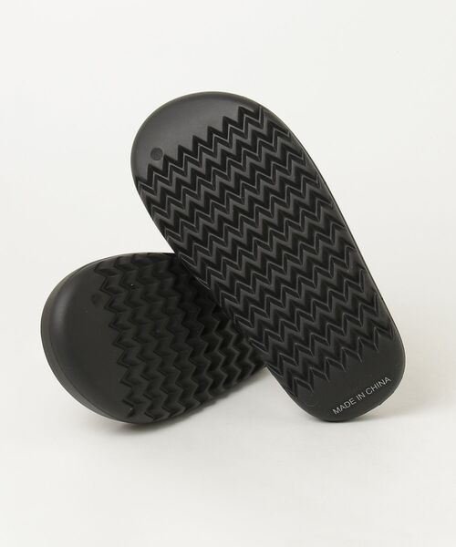 MEI（メイ）の「ST: MEI メイ 厚底 Tong Sandal トング サンダル（サンダル・レディース・ブラック・MEDIUM/LARGE）」の7枚目の写真