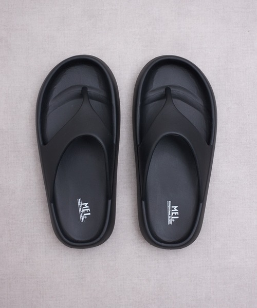 MEI（メイ）の「ST: MEI メイ 厚底 Tong Sandal トング サンダル（サンダル・レディース・ブラック・MEDIUM/LARGE）」の2枚目の写真