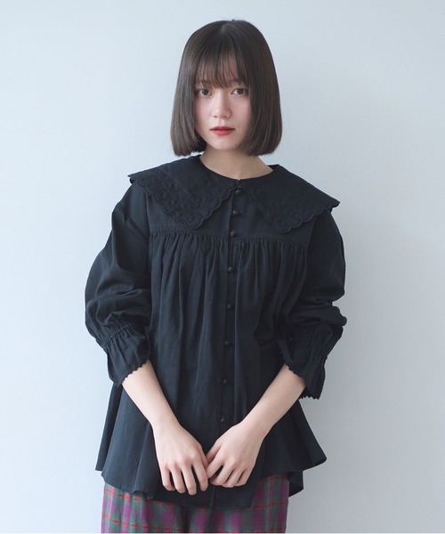 bulle de savon(ビュルデサボン)の「オリーブのキルティング衿 ブラウス(シャツ/ブラウス・レディース・ホワイト/ブラック・FREE)」の2枚目の写真