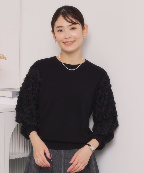 ITS'DEMO（イッツデモ）の「【手洗い可】立体チュールレース袖ニット（ニット/セーター・レディース・オフホワイト/パープル/ブラック/ベビーピンク・00）」の2枚目の写真