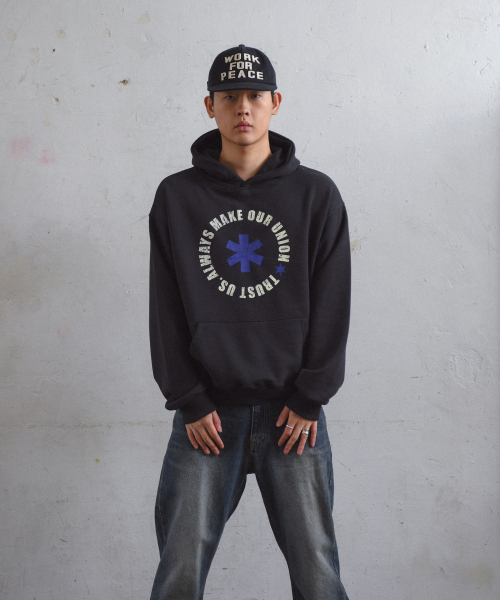 AMOU（アモウ）の「Lettering Circle HOODIE BALCK（パーカー・レディース・その他・1/2）」の4枚目の写真