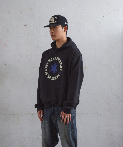 AMOU（アモウ）の「Lettering Circle HOODIE BALCK（パーカー・レディース・その他・1/2）」の6枚目の写真