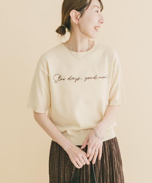 ITEMS URBANRESEARCH(アイテムズ アーバンリサーチ)の「半袖ロゴニット(ニット/セーター・レディース・ホワイト/ベージュ/ブラック・FREE)」の2枚目の写真