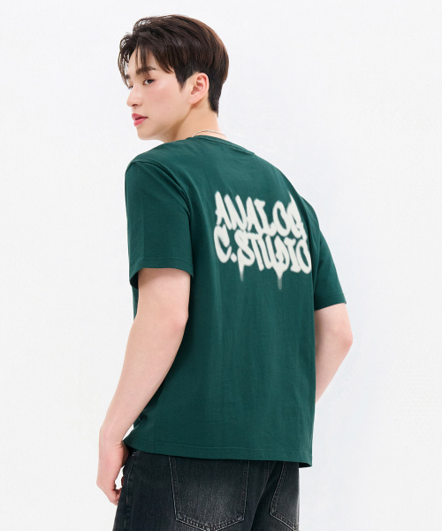 CHASECULT（チェイスカルト）の「共用グラフィティ半袖Tシャツ-FBZU5803C0C（Tシャツ/カットソー・メンズ・ダークグリーン・95/100/105/110/115/90）」の2枚目の写真