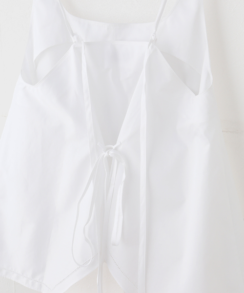 LOW CLASSIC(ロウ クラシック)の「【LOW CLASSIC/ロウ クラシック】 FLARED SLEEVELESS TOP(シャツ/ブラウス・レディース・ホワイト・SMALL)」の9枚目の写真