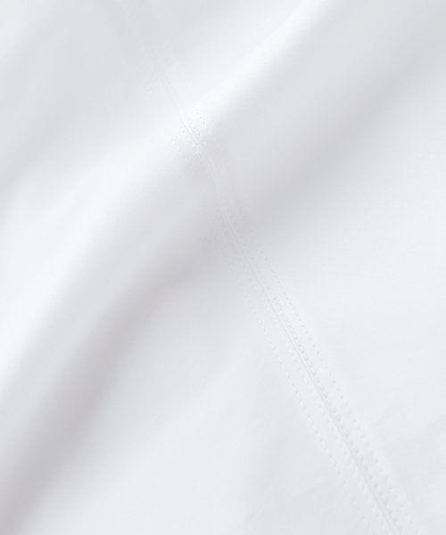 LOW CLASSIC(ロウ クラシック)の「【LOW CLASSIC/ロウ クラシック】 FLARED SLEEVELESS TOP(シャツ/ブラウス・レディース・ホワイト・SMALL)」の5枚目の写真