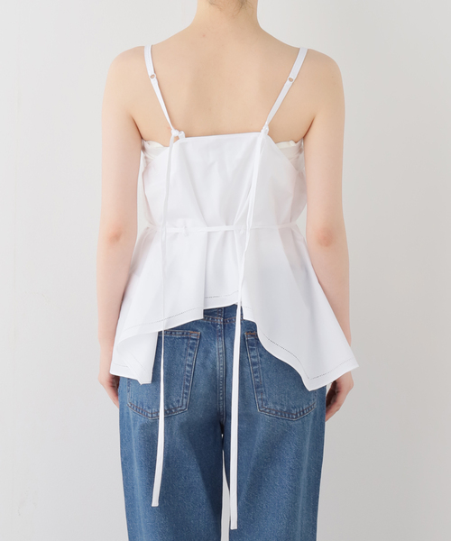 LOW CLASSIC(ロウ クラシック)の「【LOW CLASSIC/ロウ クラシック】 FLARED SLEEVELESS TOP(シャツ/ブラウス・レディース・ホワイト・SMALL)」の2枚目の写真