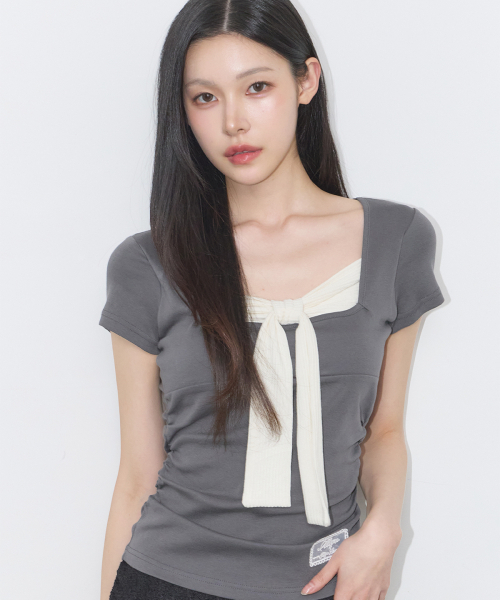 ILLIGO(イリゴ)の「レイヤードリボンタイTシャツチャコール(Tシャツ/カットソー・レディース・その他・OS)」の1枚目の写真