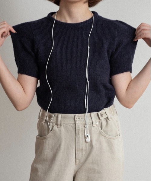 lawgy(ラウジー)の「shoulder tuck round neck knit t / ショルダータックラウンドネックニットt(ニット/セーター・レディース・ピンク/ネイビー/アイボリー・FREE)」の8枚目の写真